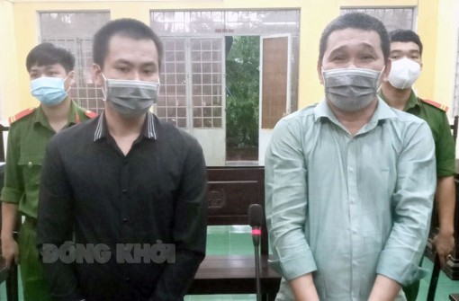 Vào chùa trộm cắp, 2 bị cáo lãnh án 19 năm tù Vào chùa trộm cắp, 2 bị cáo lãnh án 19 năm tù