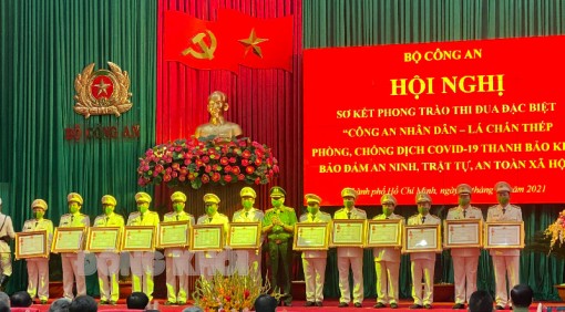 Công an Bến Tre được tặng Huân chương Chiến công hạng Nhì trong công tác phòng, chống dịch bệnh Covid-19