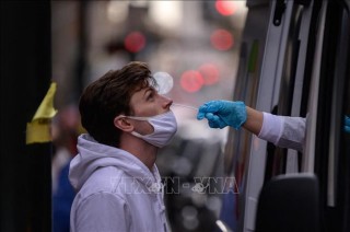 Omicron có mặt ở 89 quốc gia, Anh lập kỷ lục ca mắc mới