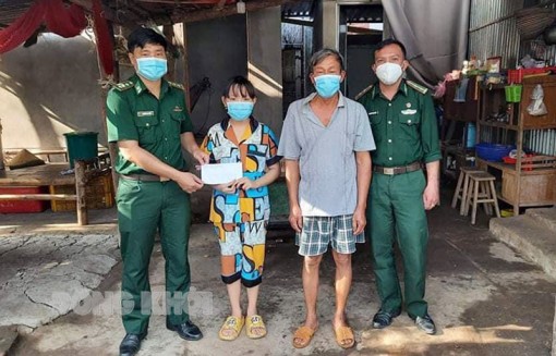 Tích cực tham gia các hoạt động xã hội Tích cực tham gia các hoạt động xã hội