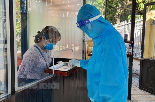 UBND phường An Hội, TP. Bến Tre bố trí phòng test nhanh Covid-19 miễn phí cho người dân