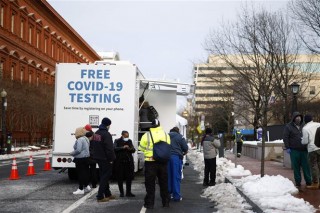 Thế giới ghi nhận trên 2 triệu ca mắc/ngày; Nhiều nước cảnh báo tình trạng quá tải vì Omicron