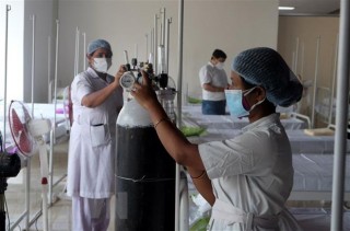 Số ca mắc mới COVID-19 tại Ấn Độ tăng gấp 20 lần trong vòng một tháng