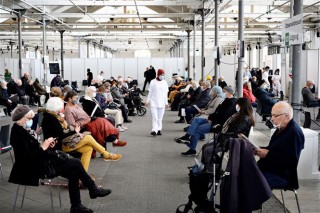 Thế giới vượt 380 triệu ca mắc; ca tử vong vọt trên 9.000 người/ngày