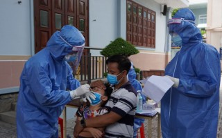 Hướng dẫn chăm sóc tại nhà đối với trẻ em mắc COVID-19