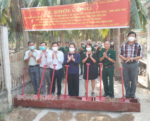 Khởi công xây dựng tuyến đường liên ấp Bình Đông 2 - Mỹ Đức, xã Hương Mỹ