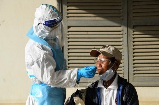 Campuchia nỗ lực ngăn chặn biến thể mới của SARS-CoV-2 trước thềm Tết Khmer