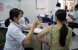 Đến hết 31-3-2022, hoàn thành tiêm vắc-xin mũi 3 cho người trên 18 tuổi
