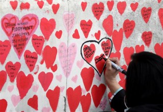 Ca mắc mới xuống dưới 1 triệu, Nhiều nước châu Âu "mở toang" biên giới