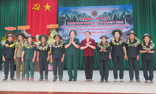 Thi đua học theo Bác và giúp nhau phát triển kinh tế gia đình