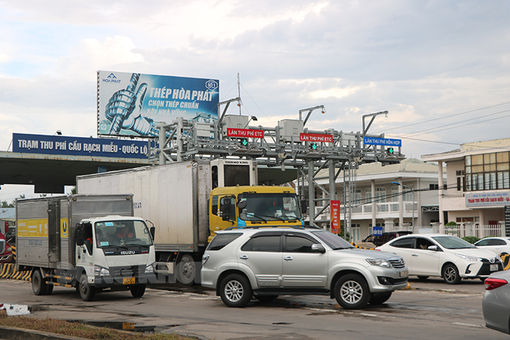 Đẩy nhanh tiến độ dán thẻ định danh đối với xe ô tô Đẩy nhanh tiến độ dán thẻ định danh đối với xe ô tô