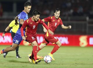 Việt Nam lên ngôi vô địch thuyết phục