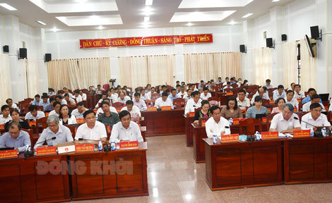 Kết thúc ngày làm việc thứ nhất Hội nghị lần thứ 10 Ban Chấp hành Đảng bộ tỉnh khoá XI
