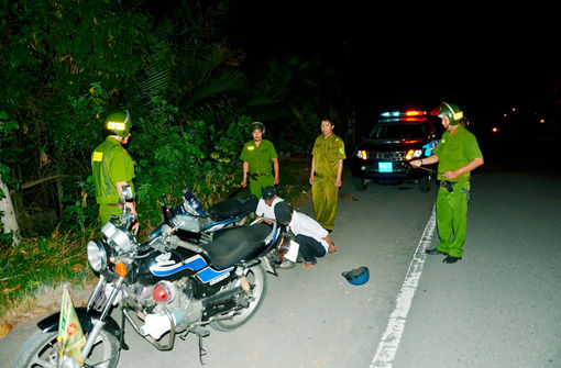 Tăng cường xử lý hành vi tàng trữ, vận chuyển, mua bán, sử dụng vũ khí, công cụ hỗ trợ trái phép
