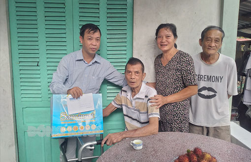 Thăm cộng tác viên Cao Thành Trung, mạnh thường quân nhiệt tình với người nghèo