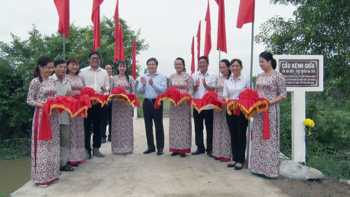 Khánh thành 3 cây cầu bê-tông tại thị trấn Ba Tri