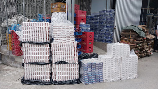 Bắt quả tang một vụ vận chuyển 5.400 gói thuốc là nhập lậu