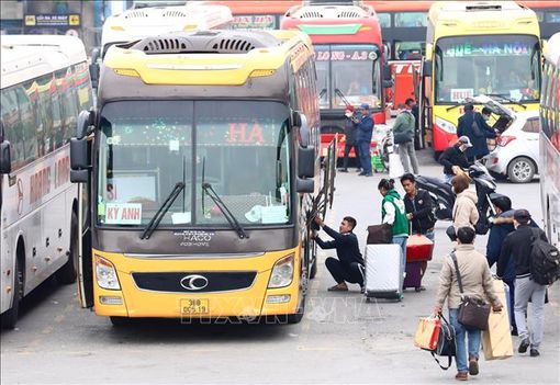 Giám sát chặt hoạt động vận tải hành khách bằng ô tô trong dịp Tết Giám sát chặt hoạt động vận tải hành khách bằng ô tô trong dịp Tết