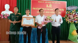 Lễ trao bằng “Tổ quốc ghi công” liệt sĩ Bùi Văn Minh