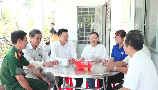 Nguyễn Thị Minh Thư: Nữ tân binh tình nguyện lên đường nhập ngũ Nguyễn Thị Minh Thư: Nữ tân binh tình nguyện lên đường nhập ngũ