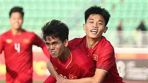 HLV Troussier chọn 6-7 cầu thủ U20 Việt Nam lên ĐT Việt Nam HLV Troussier chọn 6-7 cầu thủ U20 Việt Nam lên ĐT Việt Nam