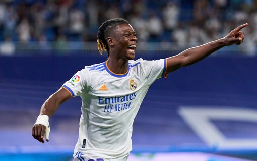 Tin chuyển nhượng 9-3-2023: MU chốt 'bom tấn' của Real Madrid, 'kẻ đóng thế CR7' quyết định ở lại Tin chuyển nhượng 9-3-2023: MU chốt 'bom tấn' của Real Madrid, 'kẻ đóng thế CR7' quyết định ở lại