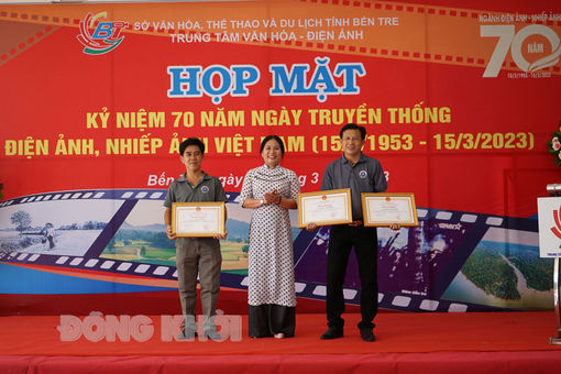 Họp mặt kỷ niệm 70 năm Ngày truyền thống điện ảnh, nhiếp ảnh Việt Nam