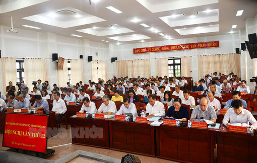 Thông báo kết quả Hội nghị lần thứ 12 Ban Chấp hành Đảng bộ tỉnh khóa XI