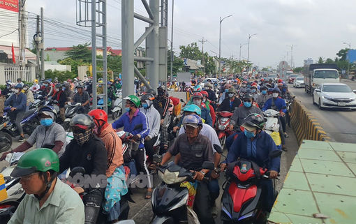 Trạm thu phí BOT cầu Rạch Miễu - quốc lộ 60 xả trạm 7 lần trong ngày đầu của kỳ nghỉ lễ Trạm thu phí BOT cầu Rạch Miễu - quốc lộ 60 xả trạm 7 lần trong ngày đầu của kỳ nghỉ lễ