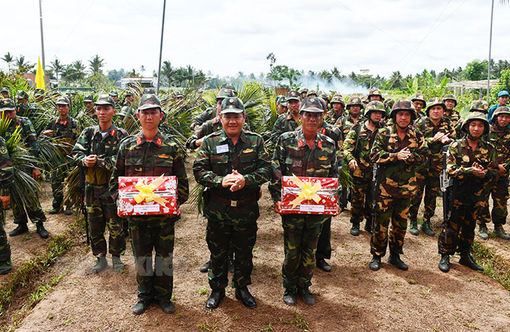 Hoàn thành diễn tập khu vực phòng thủ huyện Chợ Lách năm 2023 Hoàn thành diễn tập khu vực phòng thủ huyện Chợ Lách năm 2023