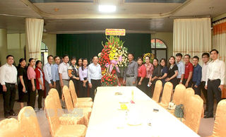 Chủ tịch UBND tỉnh Trần Ngọc Tam thăm, chúc mừng Cổng Thông tin điện tử tỉnh nhân Ngày Báo chí cách mạng Việt Nam