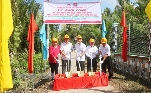 Mở đường cho nông thôn phát triển