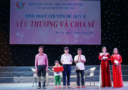 Chia sẻ hoàn cảnh em Bùi Hoàng Vũ