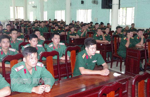 Bộ Chỉ huy Quân sự tỉnh đối thoại dân chủ 6 tháng đầu năm Bộ Chỉ huy Quân sự tỉnh đối thoại dân chủ 6 tháng đầu năm