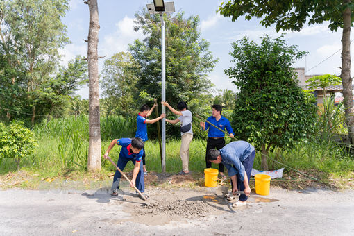 Sắc xanh trên những tuyến “đường thanh niên”