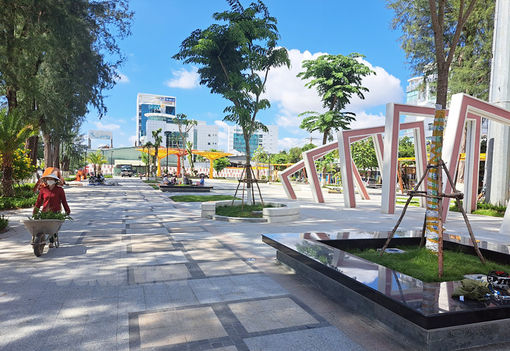 Khẩn trương hoàn thành công trình chỉnh trang công viên Đồng Khởi (phía rạp Lê Anh Xuân)