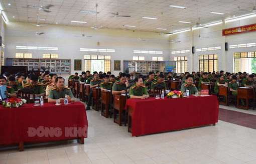 Huấn luyện nghiệp vụ cho cán bộ, chiến sĩ Tiểu đoàn Cảnh sát cơ động