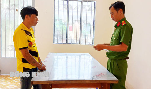 Khởi tố bắt tạm giam đối tượng chém “tình địch” gây thương tích