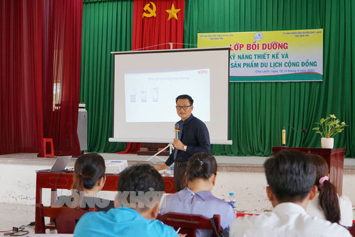 Bồi dưỡng kỹ năng thiết kế và xây dựng sản phẩm du lịch cộng đồng tại huyện Chợ Lách