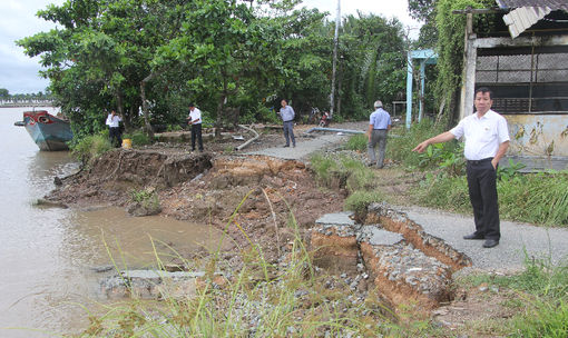 Hỗ trợ bố trí, ổn định dân cư đối với các vùng sạt lở, sụt lún đất, lốc xoáy, xâm nhập mặn