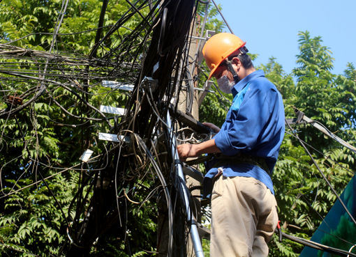 Về việc chỉnh trang, thu gọn cáp treo viễn thông