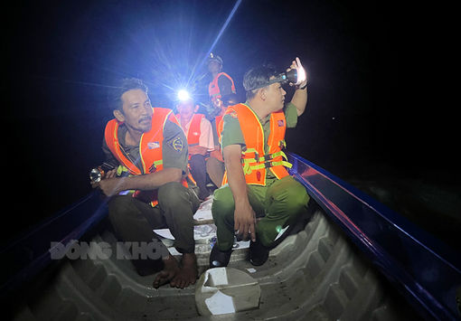 “Chúng tôi là Đội Dân phòng phòng chống tội phạm trên sông”