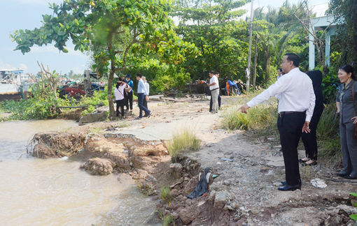 Thống nhất trình UBND tỉnh Quyết định công bố tình huống khẩn cấp về tình trạng sạt lở bờ sông Giao Hòa