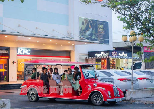 Xe điện miễn phí phục vụ du khách tại TP. Bến Tre