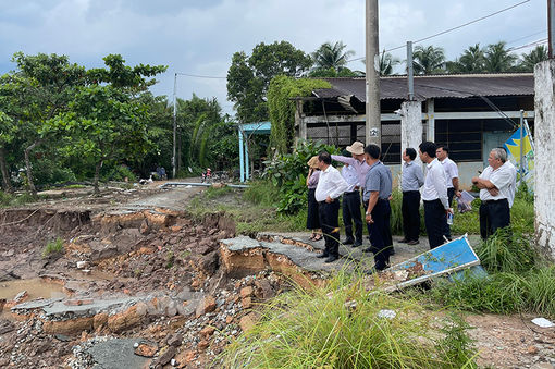 Công bố tình huống khẩn cấp sạt lở bờ sông Giao Hòa