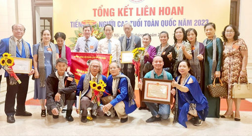 Bến Tre đạt giải B Liên hoan Tiếng hát Người cao tuổi toàn quốc 2023