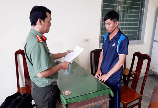Khởi tố hai bị can trong vụ án “Làm, tàng trữ, lưu hành tiền giả” Khởi tố hai bị can trong vụ án “Làm, tàng trữ, lưu hành tiền giả”