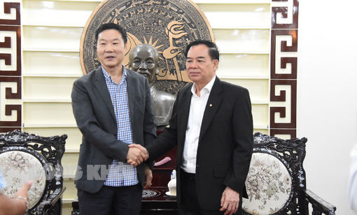 Chủ tịch UBND tỉnh Trần Ngọc Tam tiếp Chủ tịch Tập đoàn Darco Singapore