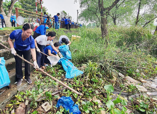 Hoạt động vì môi trường hưởng ứng Giải Bepharco Bến Tre Marathon 2023