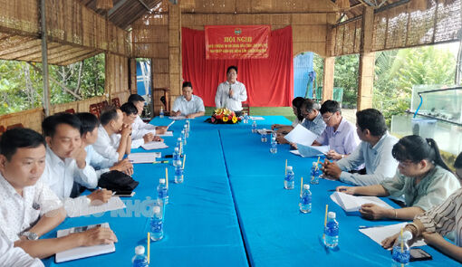 Ban Thường vụ Hội Nông dân tỉnh làm việc với Hội Nông dân huyện Bình Đại